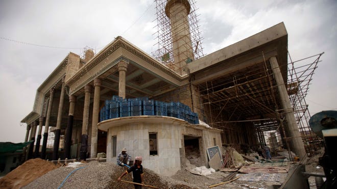 Iraq Rebuilding shiite shrine